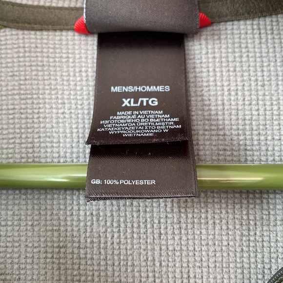 The North Face Men's Quarter-Zip pullover - Picture 3 of 6